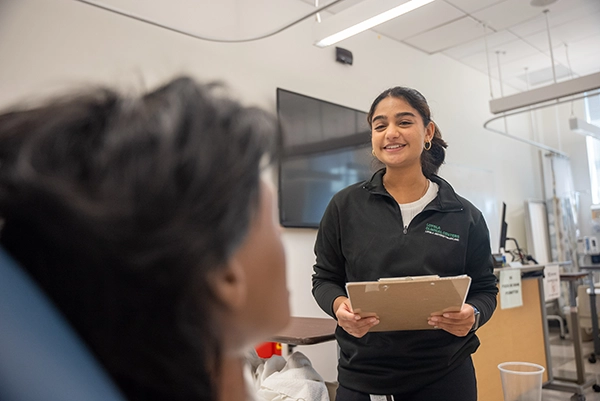 Student working in the Loyola Clinical Centers learning environment