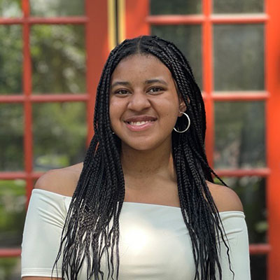 Ebony Shields headshot