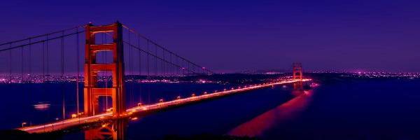 The Golden Gate Bridge at night