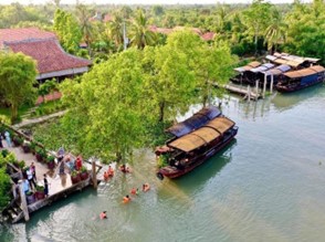 Vietman boat and river