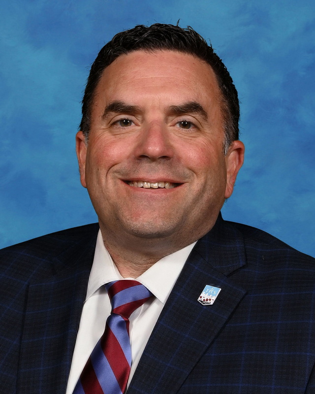 Headshot of Alex Zequeira